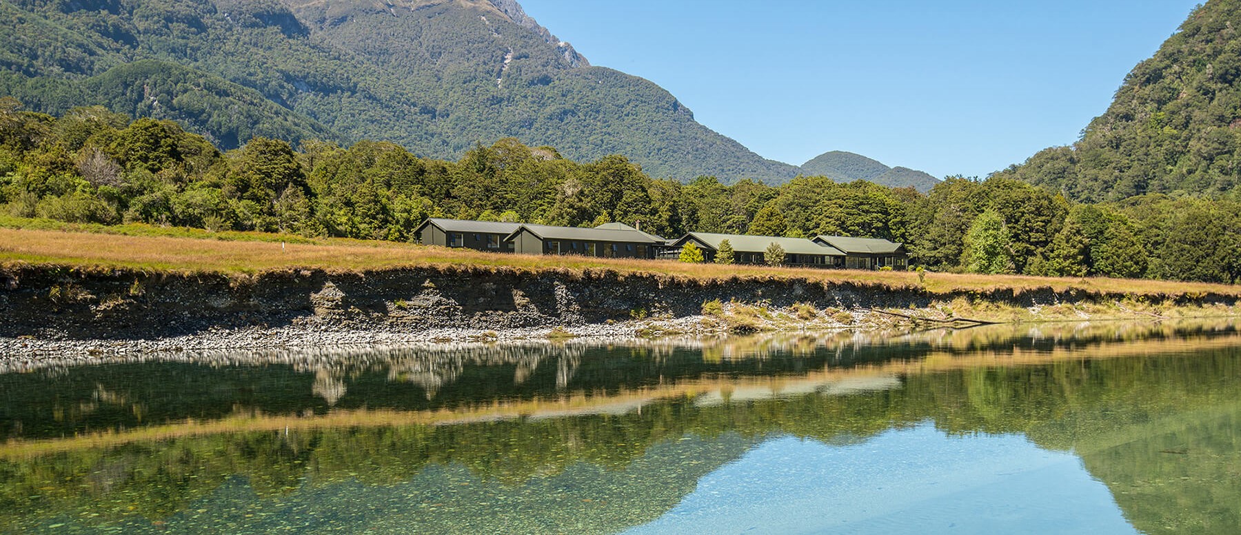 Clinton river with Glade House beyond - Milford Track guided walk